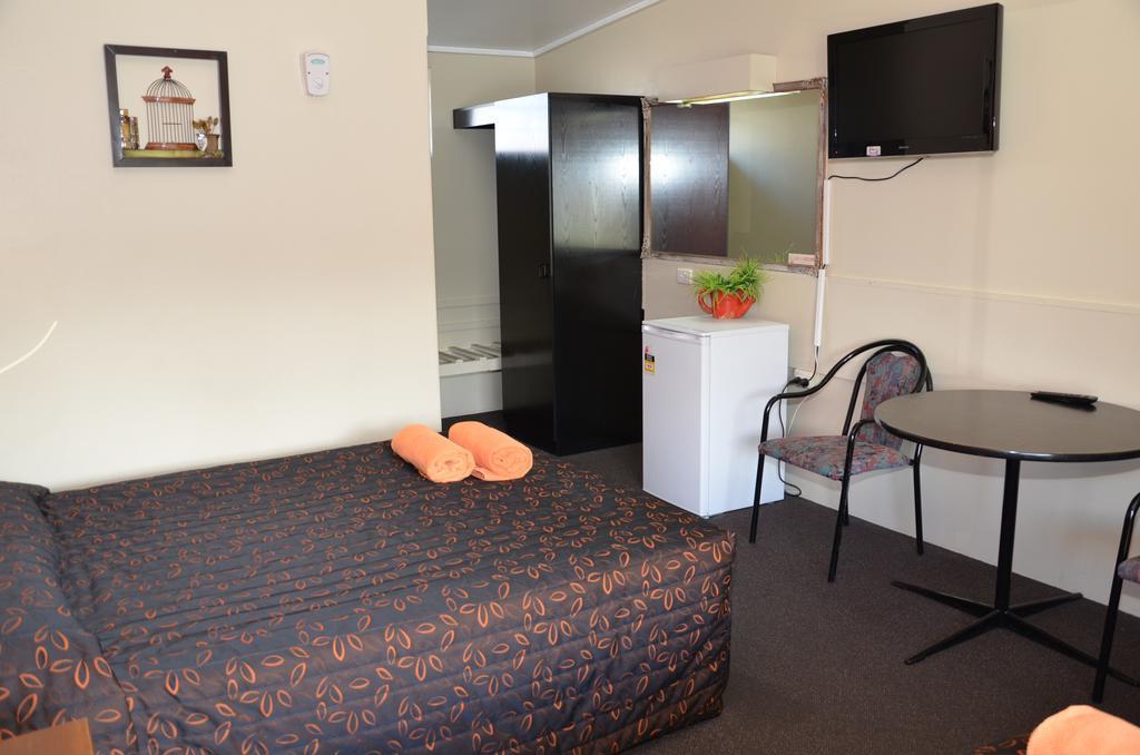 Warwick Motor Inn Eksteriør billede