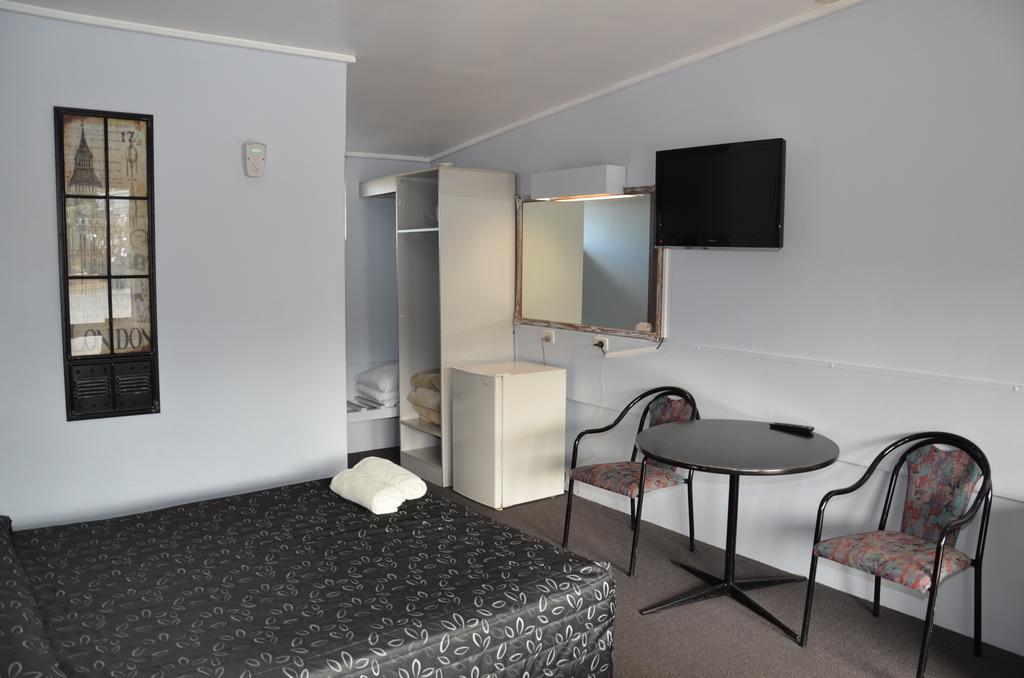 Warwick Motor Inn Eksteriør billede