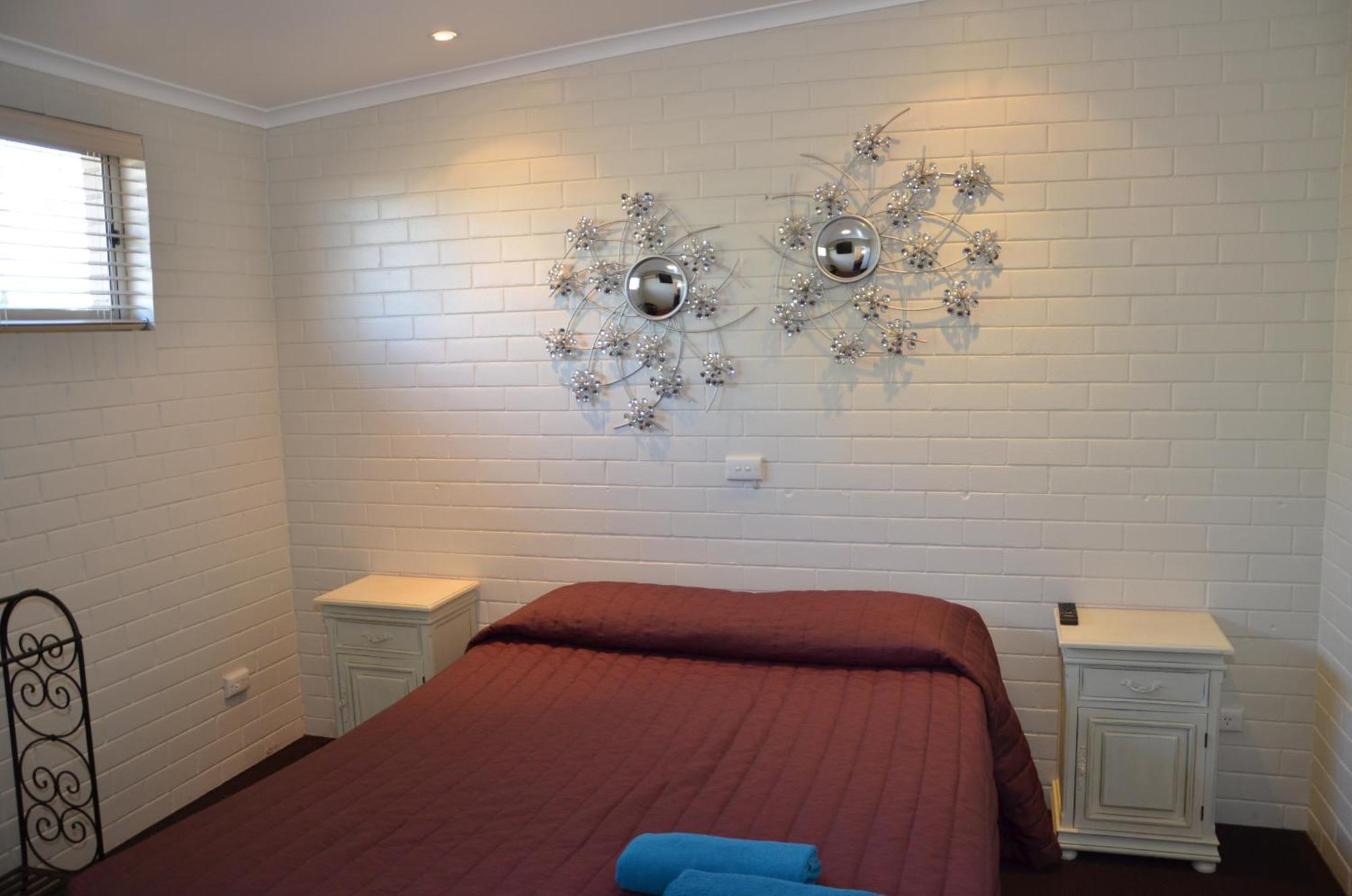 Warwick Motor Inn Eksteriør billede