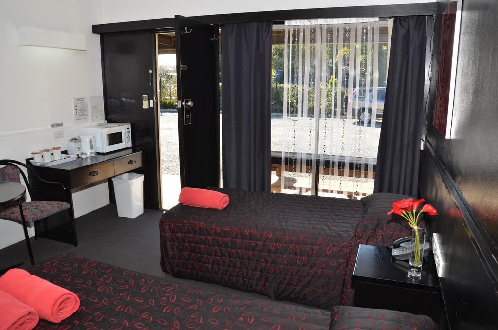 Warwick Motor Inn Eksteriør billede