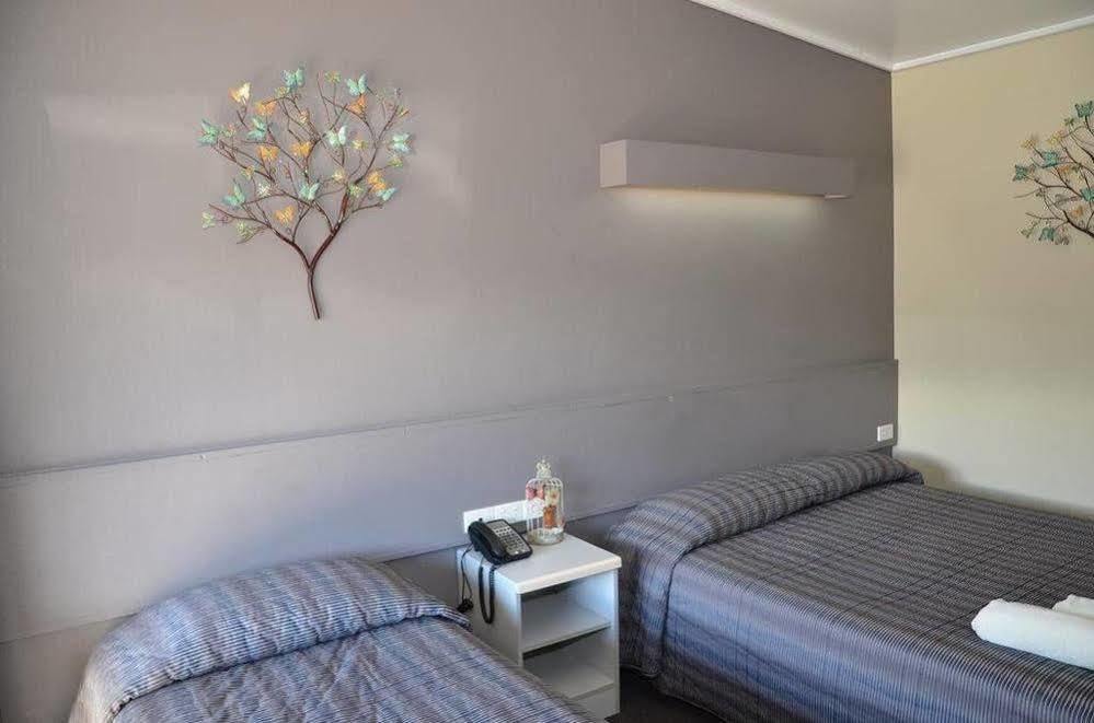 Warwick Motor Inn Eksteriør billede